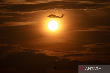 Lahan lima hektare terbakar di Indralaya, petugas gabungan dan helikopter BNPB bergerak cepat padamkan sumber api