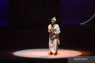 Pementasan teater Mencari Semar