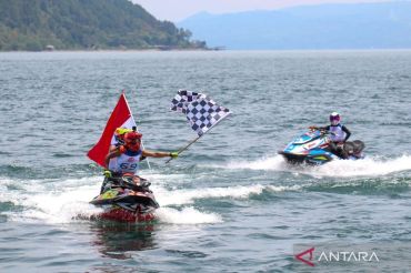 Keren! Boanerges Ratag juarai Aquabike Endurance World Championship di Danau Toba
