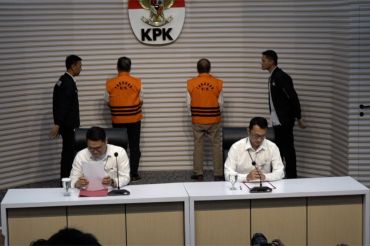 KPK tahan dua tersangka kasus pengadaan lahan Tol Trans Sumatera