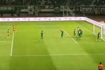 Persebaya susah payah kalahkan Semen Padang 1-0