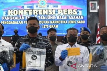 Indonesian Navy nabs drug courier arriving from Malaysia