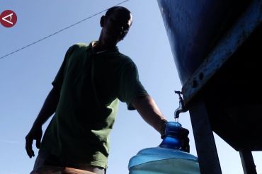 Bantuan air bersih mulai mengalir bagi korban banjir Pidie Jaya