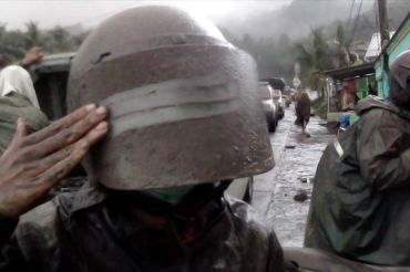 Erupsi Semeru, letusan sekunder picu hujan abu vulkanik di Lumajang