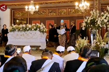 KGPH Hangabehi ditetapkan jadi penerus PB XIII, dua kubu berseteru