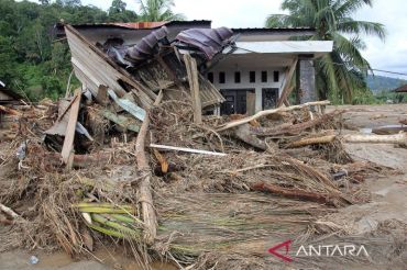 Sumatra floods: Govt sets housing support for affected communities