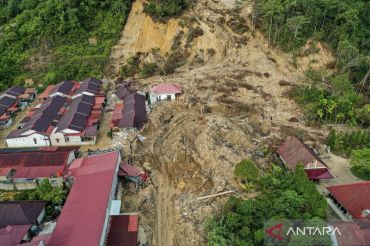 Longsor di perumahan matauli Tapanuli Tengah, pencarian korban terkendala minimnya alat berat