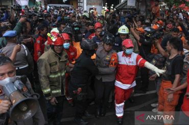 Puluhan orang tewas dalam kebakaran gedung perusahaan penyedia pesawat drone di Jakarta