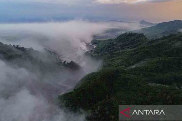 Waspada jalur lahar hujan Gunung Semeru di Lumajang