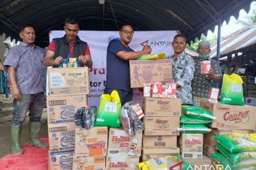 LKBN ANTARA serahkan bantuan untuk warga terdampak bencana di Pidie Jaya