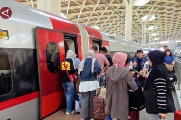 Jumlah penumpang Whoosh tembus 24 ribu saat libur natal