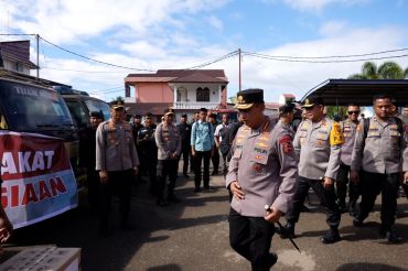 Kapolri cek banjir Sumut, pastikan bantuan hingga ke wilayah terisolir
