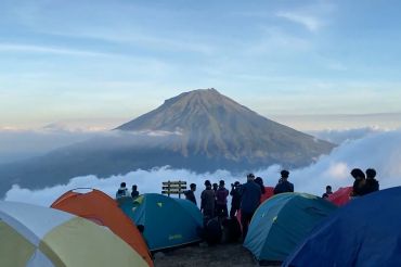 Pendaki Sumbing, Sindoro, dan Prau, waspada cuaca ekstrem!