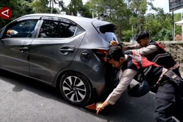 Polres Magetan siagakan anggota di tanjakan Sarangan
