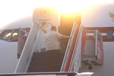 Terbang ke Sumut, Prabowo tinjau daerah terdampak banjir