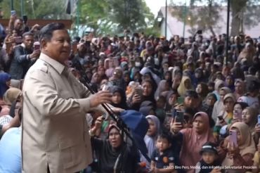 Kunjungi posko pengungsi Bener Meriah, Prabowo janji ganti rumah warga