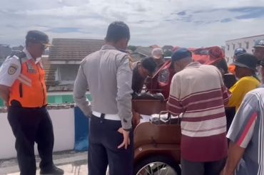 Solo latih ratusan pengemudi becak listrik