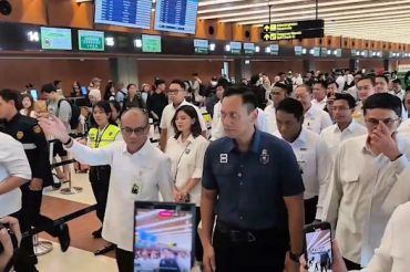 Tinjau bandara, Menko IPK pastikan tarif pesawat diskon 14 persen