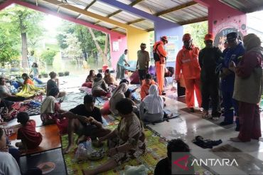 2.000 jiwa mengungsi akibat banjir di Jakarta