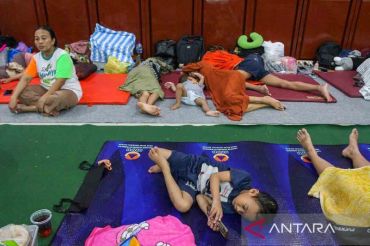 Aula DPRD Kudus tampung sebanyak 703 warga terdampak banjir