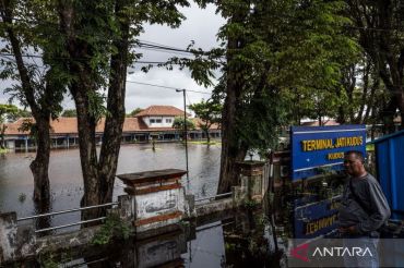 Terminal bus di Kudus lumpuh akibat banjir
