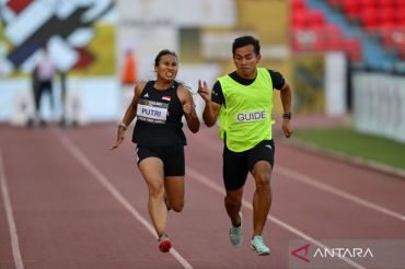 Pelari Putri Ni Made Arianti  raih emas lari 100 meter putri T12 APG 2025 Thailand