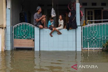 Banjir rendam 13 kecamatan di Kabupaten Bekasi