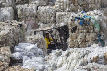 Industri daur ulang plastik di Batam