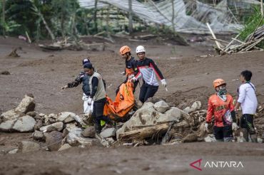 Cisarua landslide: Indonesia identifies 20 victims as search continues