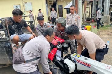 Presiden dan Kapolri bantu alat pertanian ke petani di Merauke