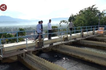 Membuat sumur bor dan perbaiki pipa PDAM, cara Padang atasi krisis air