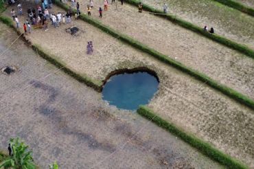 Bukan obat penyembuh, air sinkhole Sumbar mengandung bakteri E. coli