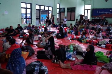 Wagub Jateng jamin logistik pengungsi dan perbaikan tanggul Pekalongan