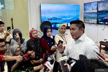 Presiden Prabowo bertemu Dirut Garuda, Seskab: Kita ingin besarkan Garuda