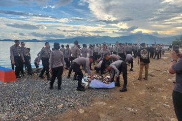 Polda Lampung gelar bersih-bersih Pantai Kunyit dukung pariwisata daerah