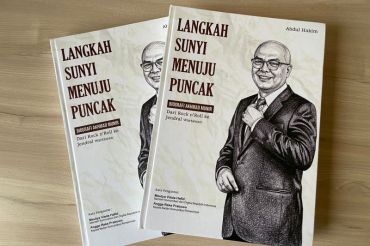 Langkah Sunyi Akhmad Munir: Dari Rock n' Roll ke Jenderal Wartawan