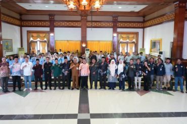 Anggota DPR RI Hendry Munief Silaturahmi dengan Ratusan Tokoh Siak: Bahas Berbagai Hal