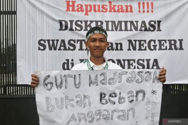 Guru madrasah swasta tolak diskriminasi