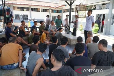 Gandeng Polres, Rutan Dumai Gelar Razia Kamar untuk Sapu Bersih Barang Terlarang