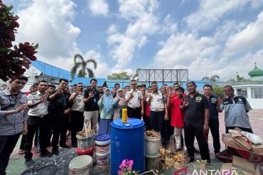 Wujudkan Lapas Ramah Lingkungan, Warga Binaan Lapas Pekanbaru Dilatih Olah Sampah Jadi Pupuk Organik