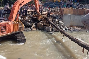 BPBD Agam: dua jembatan darurat di Palembayan hanyut dibawa arus sungai