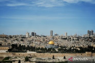 Mengunjungi  Al Quds salah satu kota tertua di dunia