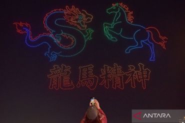 Spektakuler! ribuan drone hiasi langit Hong Kong saat perayaan Imlek 2026