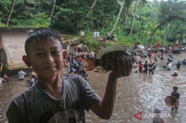 Tradisi tangkap ikan di Banten jadi ajang silaturahim jelang Ramadhan
