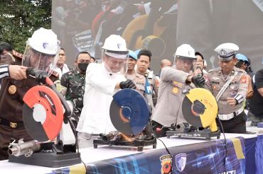 Polda Jabar musnahkan narkoba dan ribuan knalpot brong jelang Ramadhan