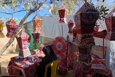 Anak Gaza temukan sukacita lewat lentera Ramadhan dari kardus