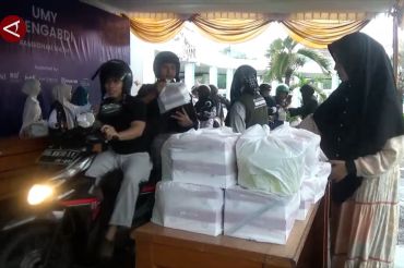 UMY bagikan ribuan takjil untuk mahasiswa dengan skema lantatur