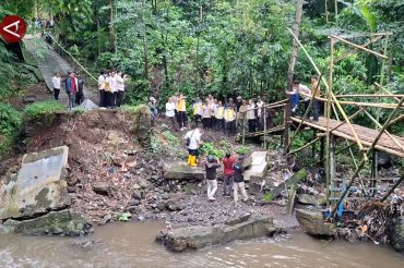 Menteri PU tinjau sejumlah lokasi rencana pembangunan di Jember