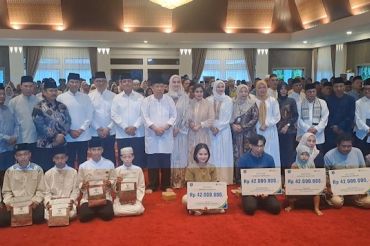 Pemprov Babel distribusikan zakat melalui safari Ramadhan