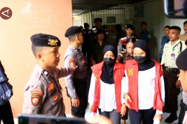 Sidang perdana, istri Brigadir Esco didakwa pembunuhan berencana